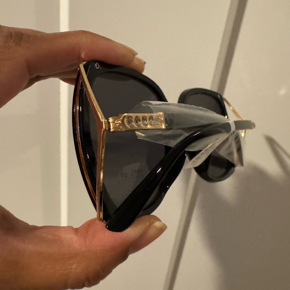 TORRID Elegant Black Sunglasses - Picture 4 of 4